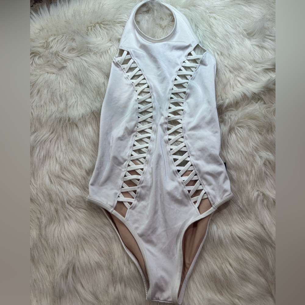 🆕 Frederick’s of Hollywood Swim 
 Style St.Barts 
White Medium